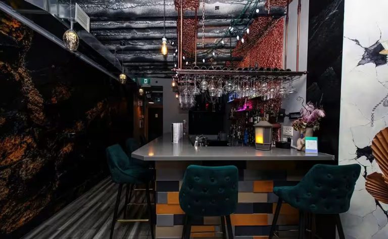 Bar Lounge3 768x473